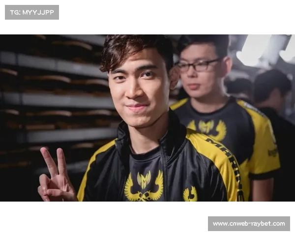 LCK前职业选手Rascal正式入伍晒剃发照展现新形象决心满满 LCK前职业选手Rascal正式入伍晒剃发照展现新形象决心满满