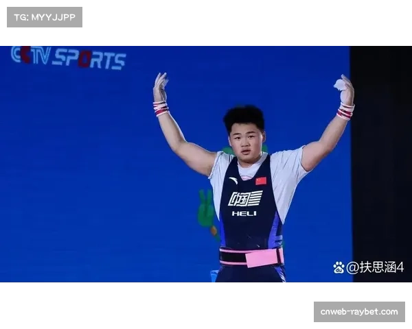 男子89公斤级李大银夺冠，总成绩追平自己保持的世界纪录